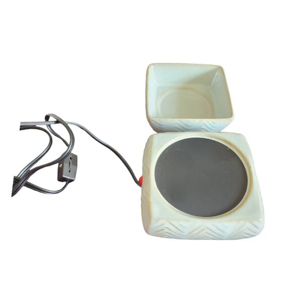 Wax Warmer - Picture 1 of 11